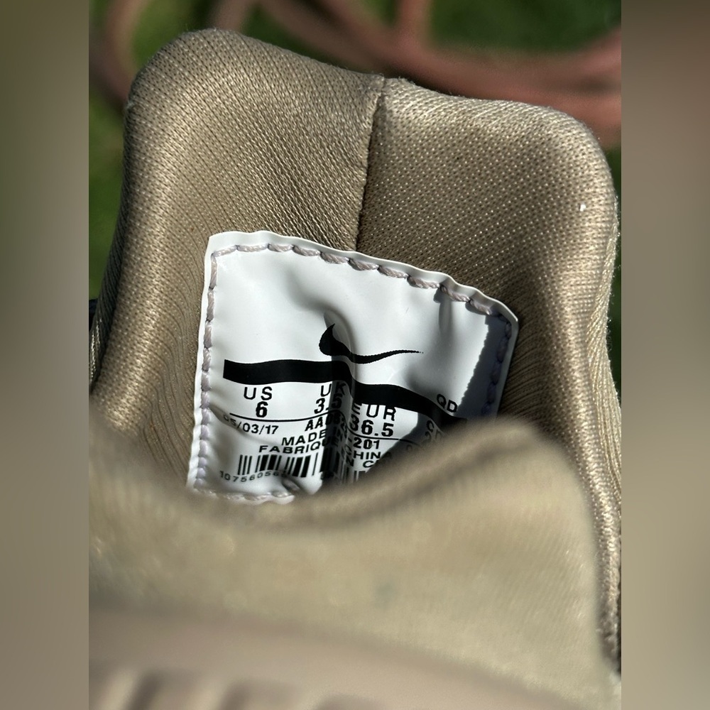 Nike — Gold + Tan Custom Huarache - Picture 8 of 8